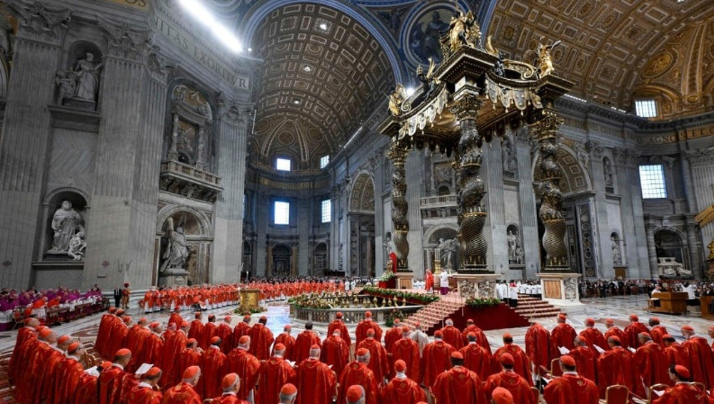 Messe 'Für die Wahl des Papstes' im Petersdom