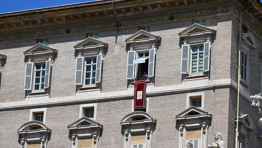 Mittagsgebet auf dem Petersplatz