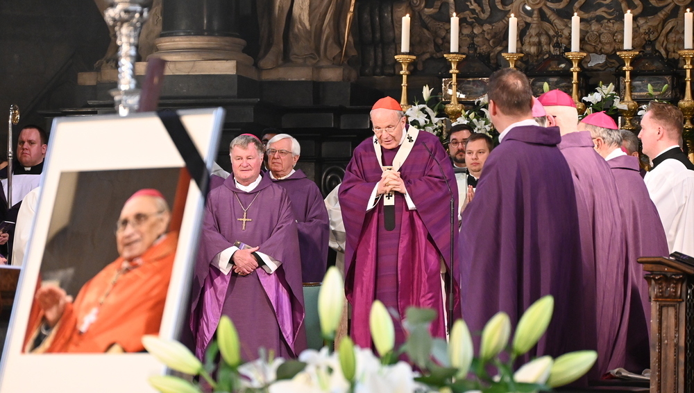 R.I.P. Weihbischof Helmut Krätzl - Requiem im Stephansdom