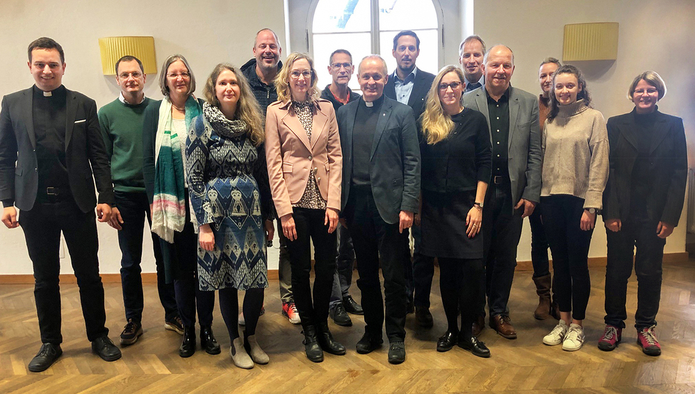 Lebensschutzbeauftragte der (Erz-)Diözesen Österreichs mit Salzburger Bischofsvikar Gerhard Viehhauser (Mitte) sowie Referentinnen und Referenten, Salzburg, März 2023