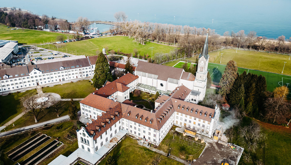 Zisterzienserabtei Wettingen-Mehrerau - Außenaufnahme - Luftaufnahme; Feldkirch, 30. Jänner 2023