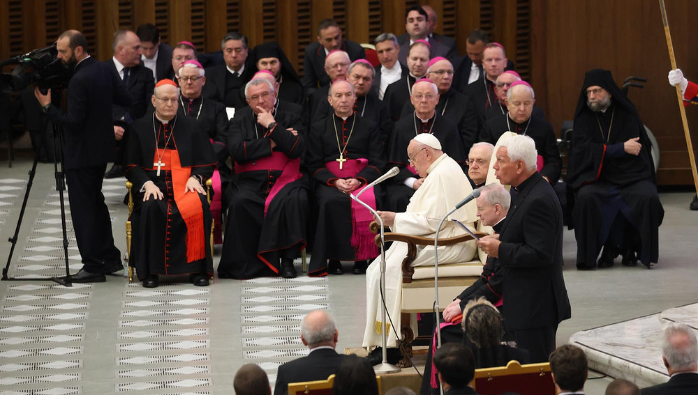Papst bei Audienz für Pilger der ungarischen Nationalwallfahrt am 25.4.2024 im Vatikan