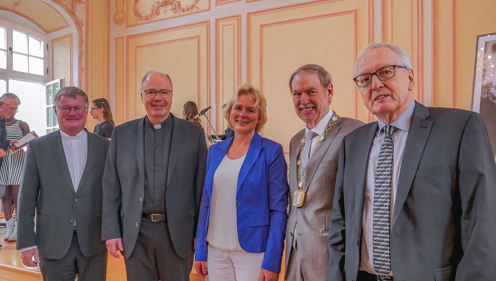 Ordensfrau Melanie Wolfers mit Peter-Wust-Preis geehrt