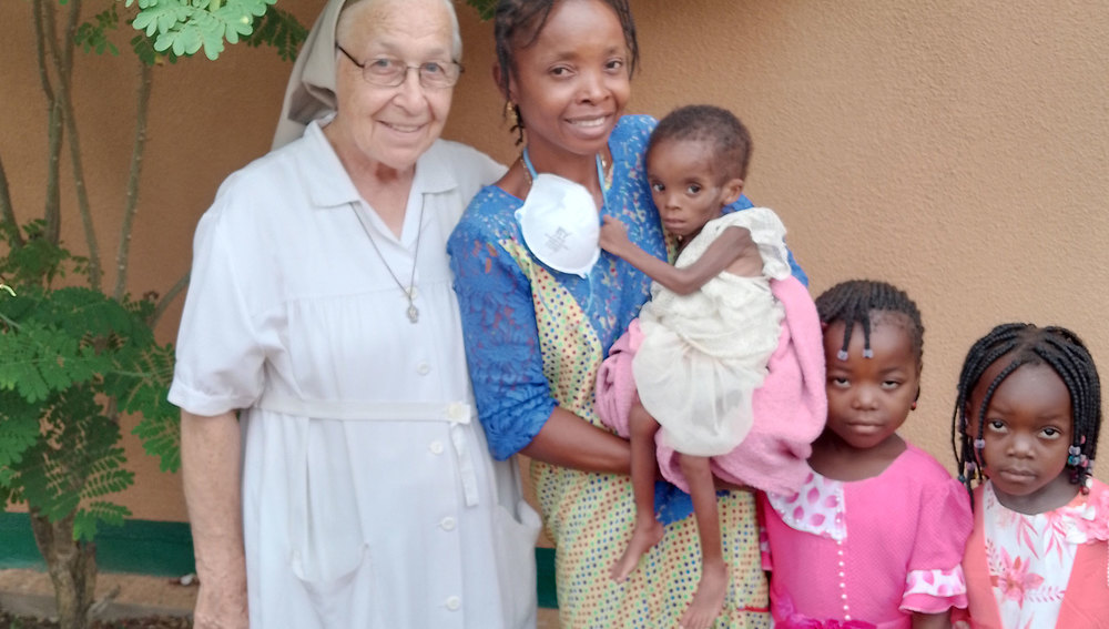 Sr. Friederika und ihre Klinik am Kongo-Fluss
