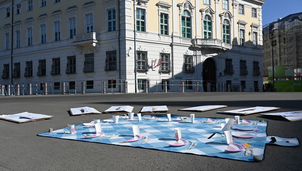 Fotoaktion 'Kein Kind darf unversorgt bleiben' am 09.09.2026