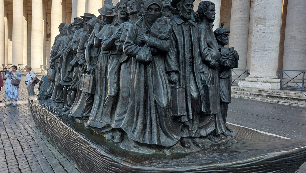 Skulptur Angels Unawares auf dem Petersplatz